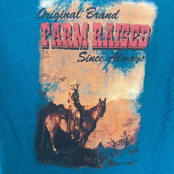 Farm Raised tee with horse on back - Picture 3 of 5